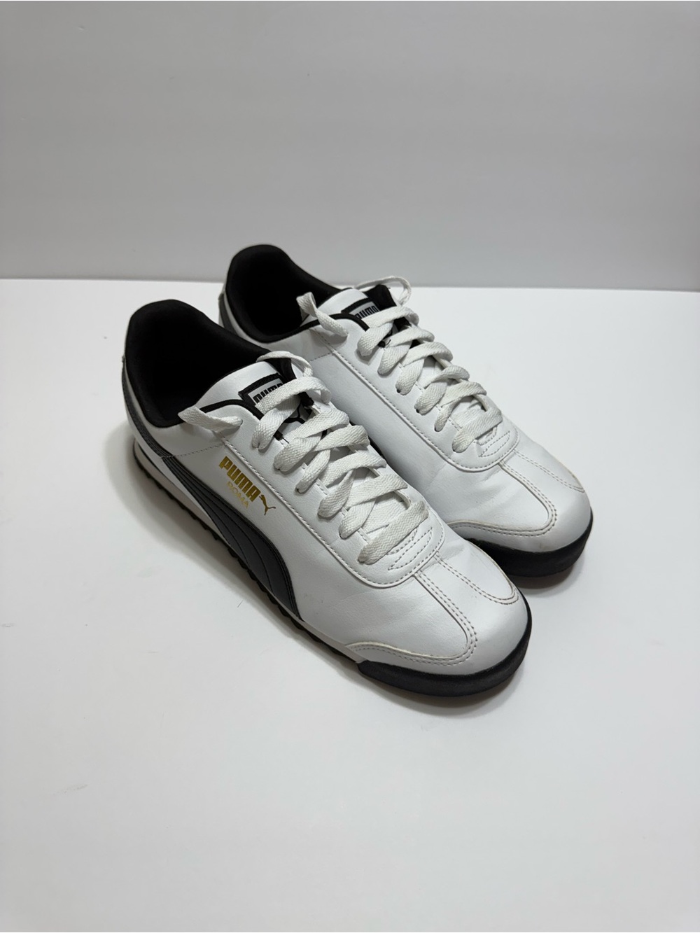 Puma White and Black Gold Classic Low-Top Sneakers Men’s Sz 9